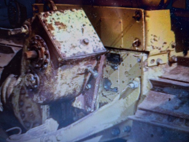 Keresek: T 130,170 dozerre keresek tlt, kardn kihajtst