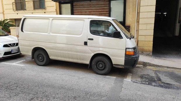 Keresek: Toyota Hiace 95'' előtti kisbuszt állapottól függetlenül