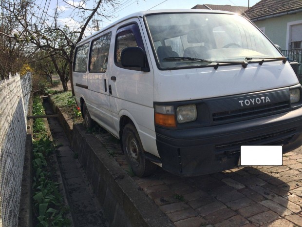 Keresek: Toyota Hiace buszokat