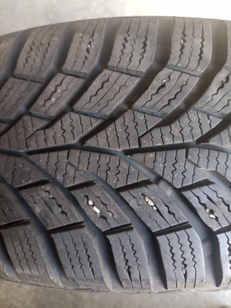 Keresek: Trabant gumit keresek