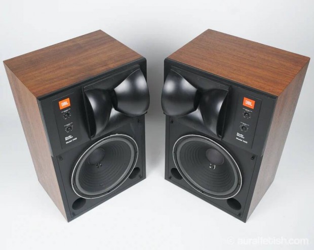 Keresek: Vsrolnk JBL 4425 hangfal