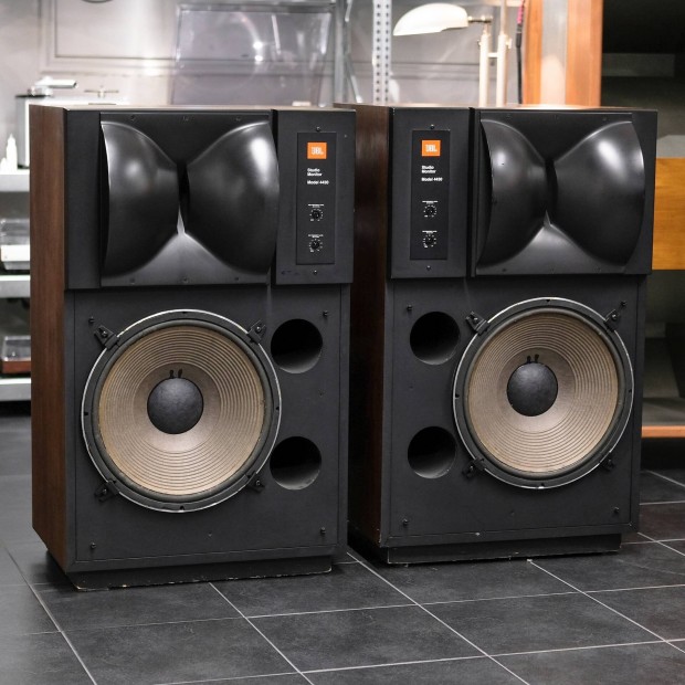 Keresek: Vsrolnk JBL 4430 hangfal