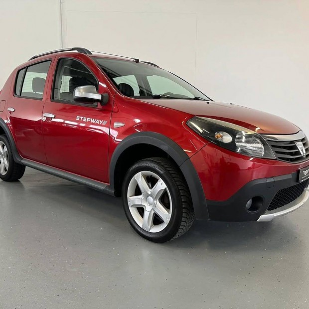 Keresek: Vásárolnék. Saját magam részére. Sandero 1.6 stepway