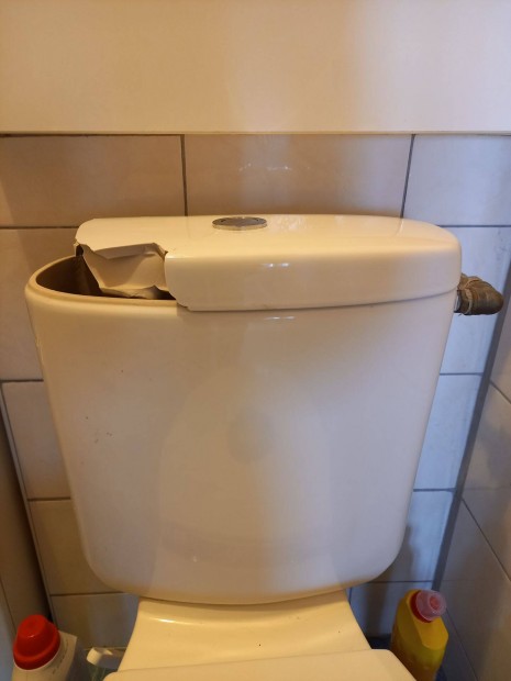 Keresek: Vennk Grohe WC tartlyra tett, WC tartlyt