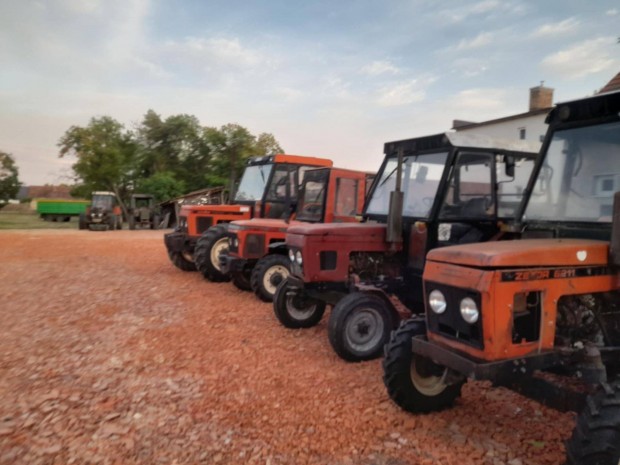 Keresek: Zetor John Deere 10 es szria