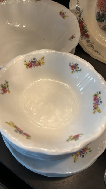 Keresek: hollhzi porceln tkszletet keresek