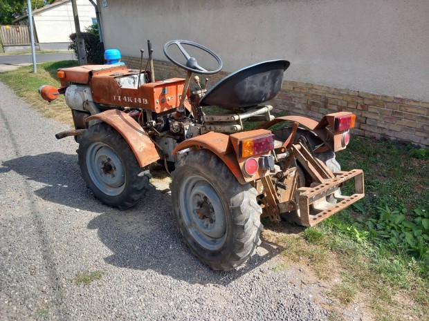 Keresek: kerti traktor tz4k mt8 mezgazdasgi gp 