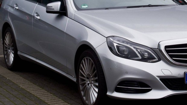 Keresek mercedes W212 gyri jobb els srvdt Keresek Keresek!!!!