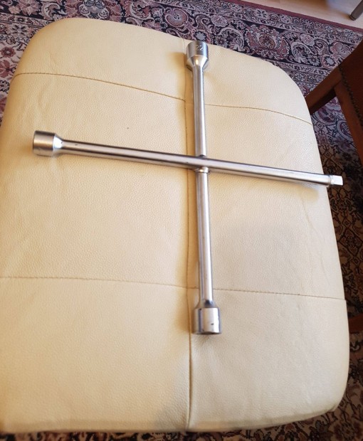 Keresztkulcs Beta 979 Italy 17mm 19mm 22mm hatlapfej� �s f�l col n�gys