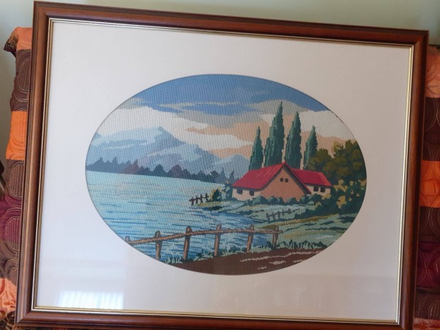 Keresztszemes falikp