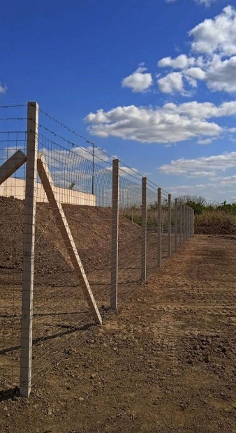Kerítés építés Nógrád megye! Vadháló, drótfonat, oszlop, kapu