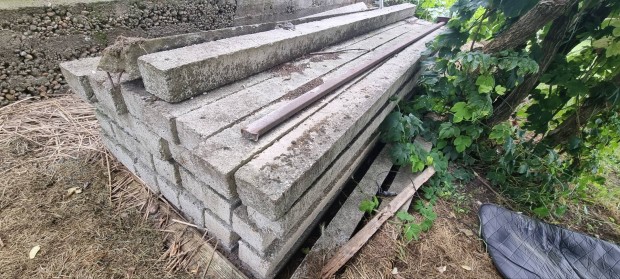 Kertes oszlop (beton) 300cm12cmx10cm