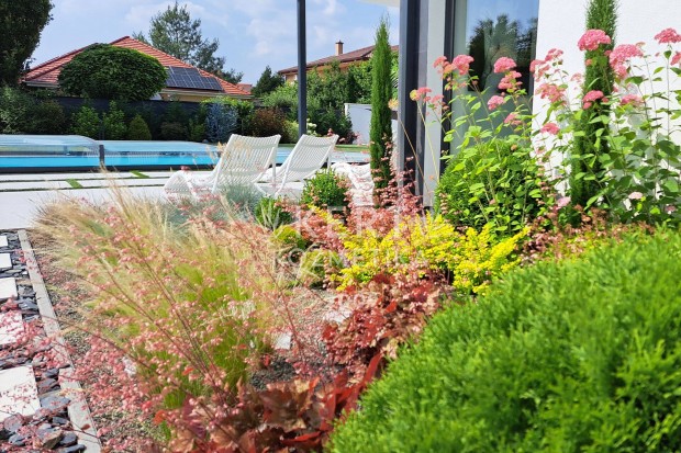 Kert�p�t� / Kertfenntart� munkat�rs