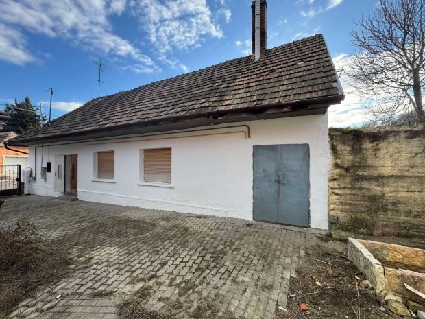 Kertes Csal�di h�z L�batlanon Elad� !