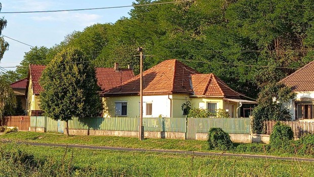 Kertesh�z M�csonyban