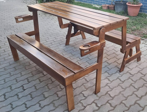 Kerti Asztal/Pad