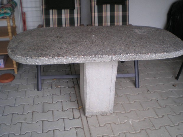 Kerti Mk asztal
