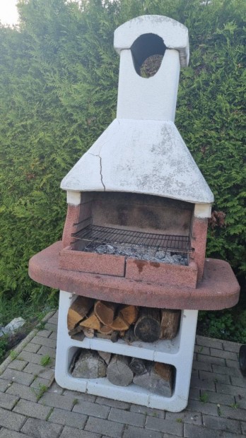 Beton Grill Elado () Beton Grill Elado