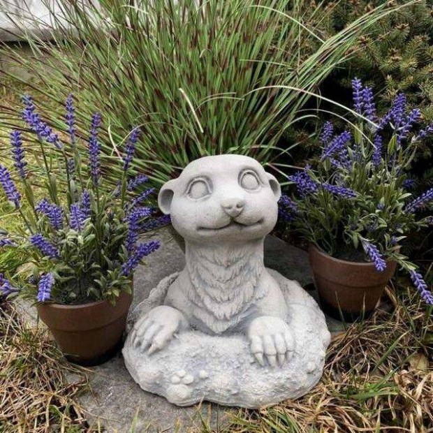 Kerti dekoráció figura szurikáta