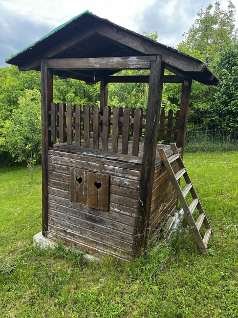 Kerti fa játszóház, fa házikó