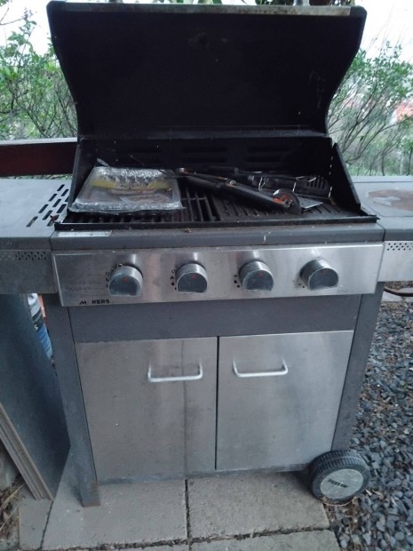 Kerti grillsűtő
