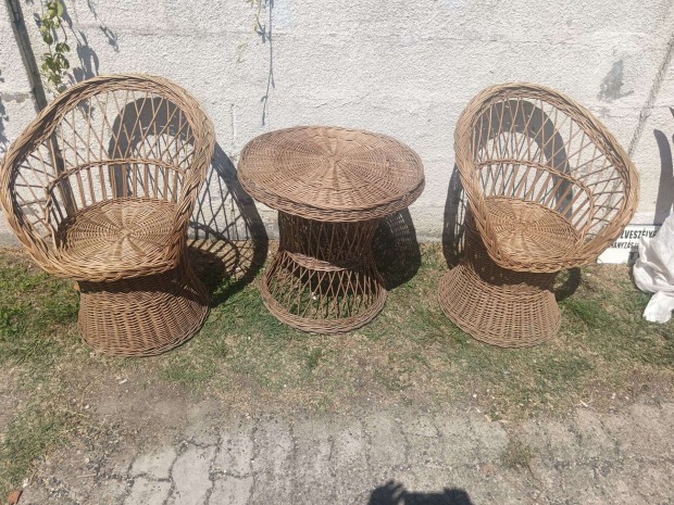 Kerti rattan , vessző ülő garnitúra