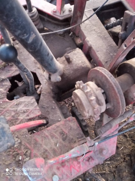 Kerti traktor 4*4 hajt�s nagyon j�l meg�p�tett (TZ4K  kopintott)