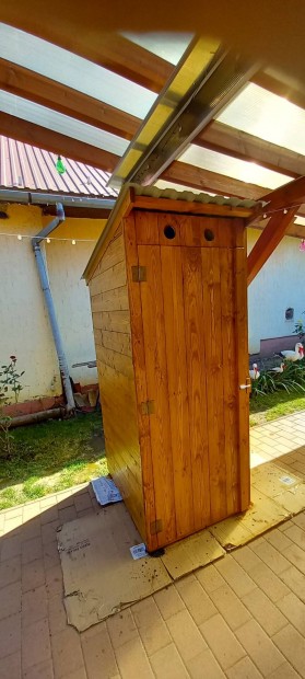 Kerti wc hajópadlóból