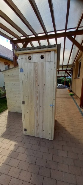 Kerti wc hajópadlóból