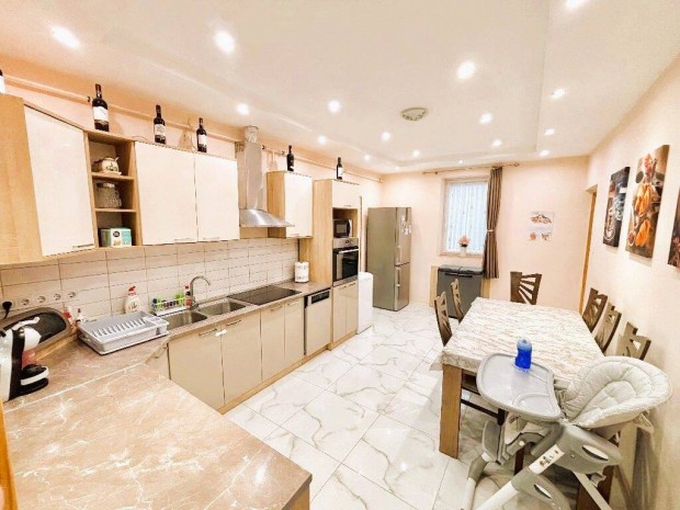 Kertkapcsolatos, fel�j�tott ingatlan Paks, �v�ros�ban