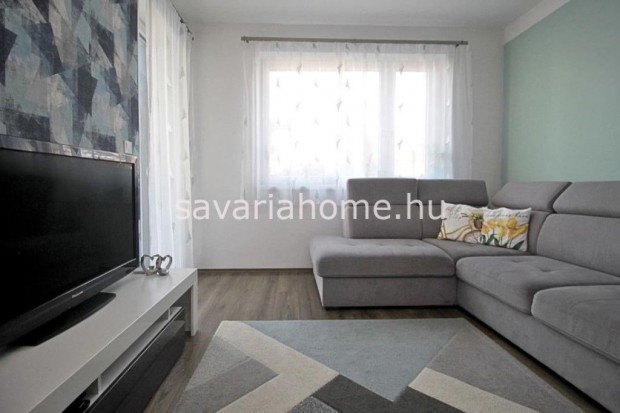 Kertkapcsolatos, modern lak�s elad� Szombathely kedvelt