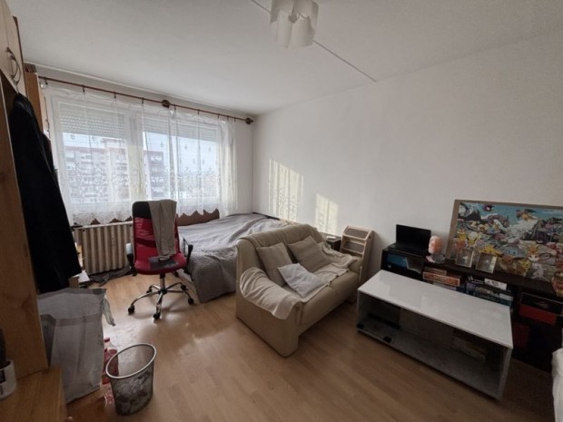 Kertv�rosi 1+1 szob�s panel lak�s elad�