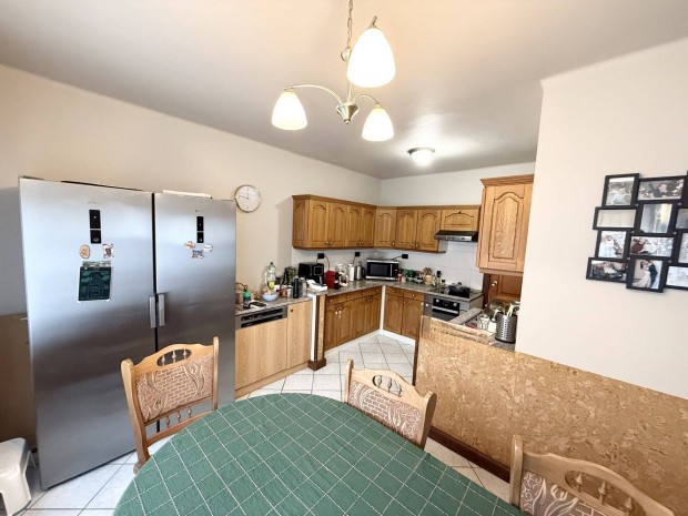 Kertv�rosi csal�di h�z k�l�n�ll�, f�thet� m�hellyel Debrecenben!