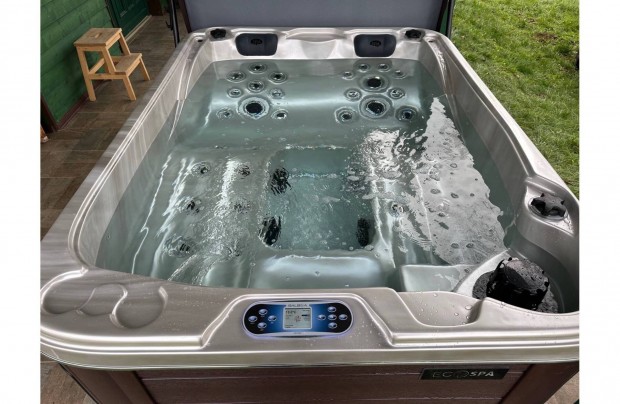 Kszleten j Whirlpool Bali 3szem WiFi jakuzzi masszzsmedence jacuzzi