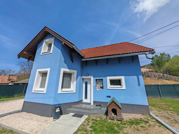 Kesztlcn 4 szobs 2 szintes feljtott csaldi hz elad