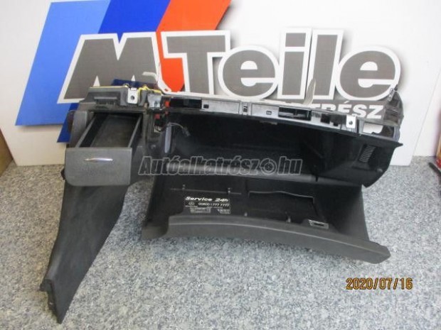 Kesztytart - mercedes-benz e-osztly