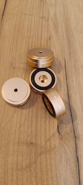 K�sz�l�k l�b