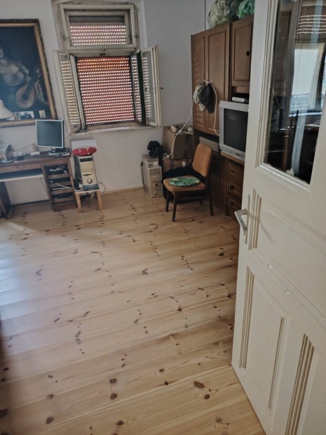 Kt Laksos Udvarban Tulajdonostl Hzrsz Elad 