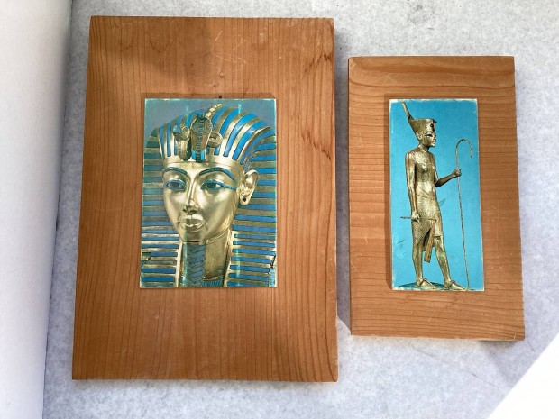 Két Tutanhamon kép fa táblán