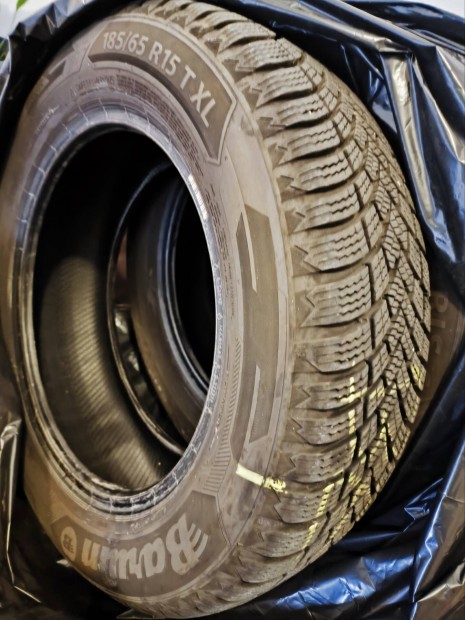 Két darab Barum Polaris 6 185/65 R15 T XL téli autógumi eladó!