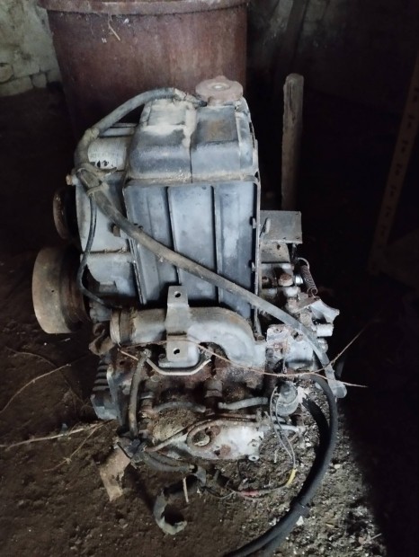 Két hengeres motor eladó
