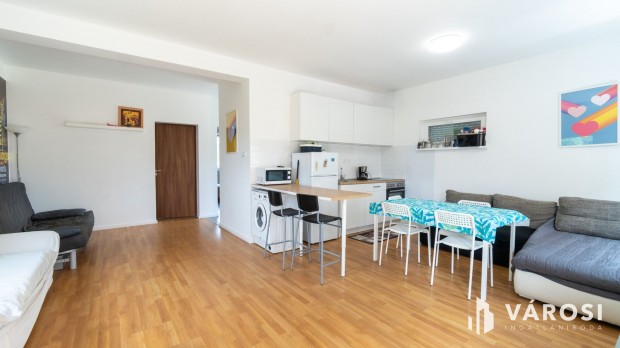 K�t ingatlan egy telken, k�l�nleges lehet�s�g