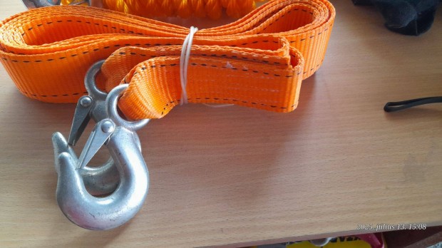 K�t k�l�nb�z� kialak�t�s� j�rm� von�k�t�l 4m�teres