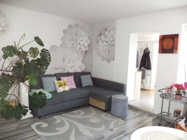 K�t lak�s, egy lehet�s�g 2 percre V�rpalota k�zpontj�t�l