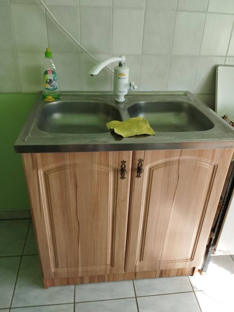 Két medencés mosogató