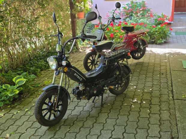 Két megbízható kismotor eladó pároknak ideális!