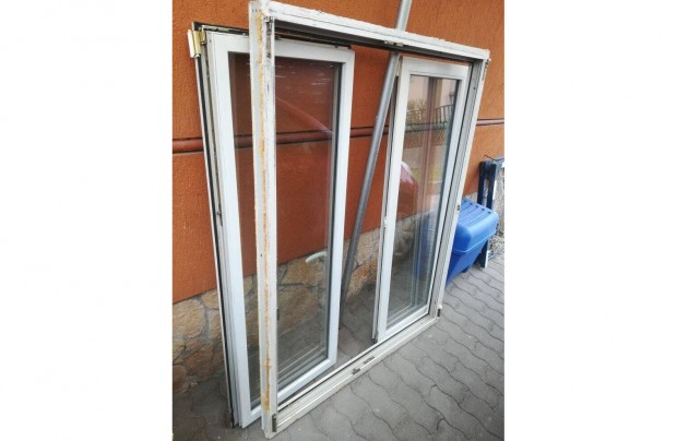 Kt szrny buk-nyl fehr manyag ablak kerettel, 120 x 150 cm