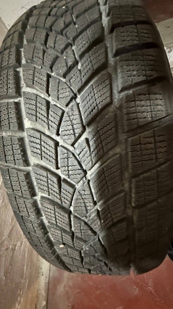 Kt jszer s kt j llapotban lev Goodyear tli gumi elad!