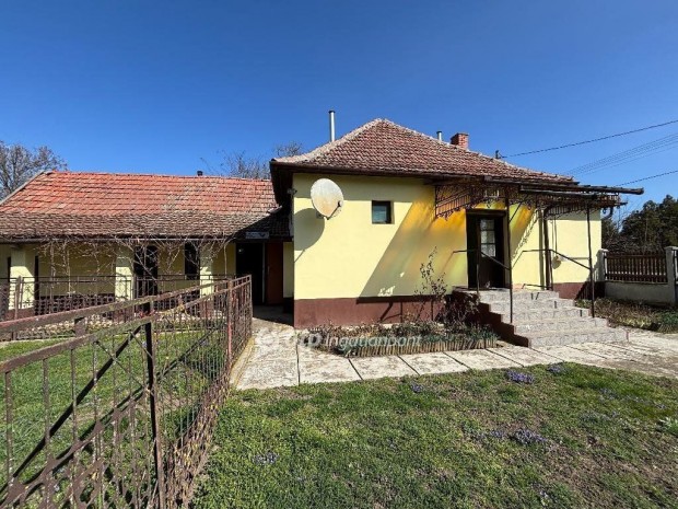 K�tegyh�zai elad� 71 nm-es h�z