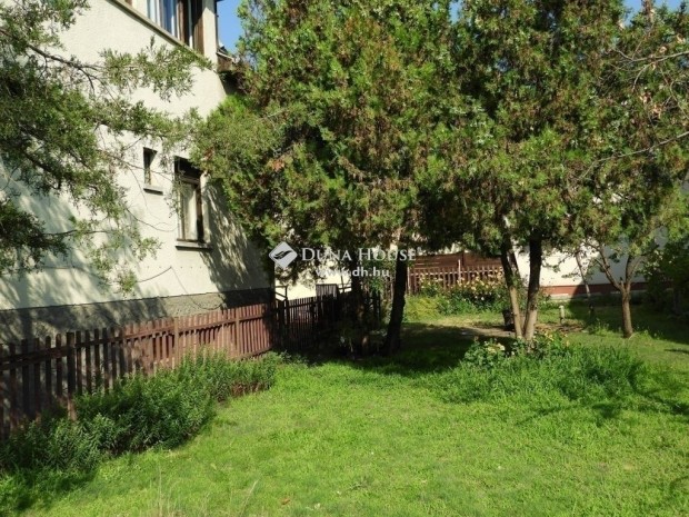 Kétgenerációs, 3+4 szobás, két lakásos családi ház eladó